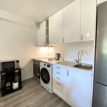 Harmony With Pool By Homing Apartmán